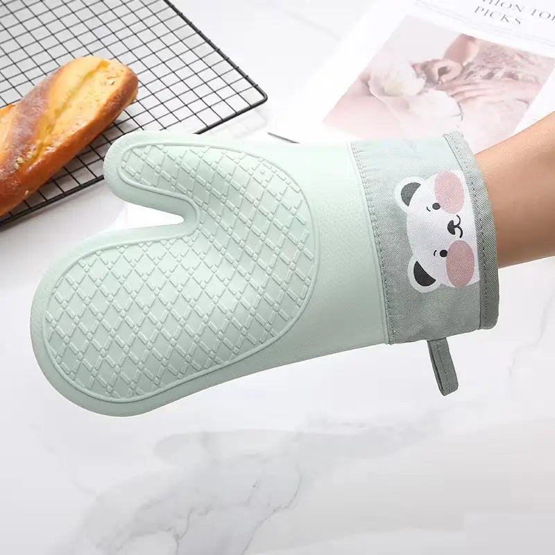 Silicone Non-Slip Insulated Oven Gloves, Food-Grade Heat-Resistant Mitts with Cute Bear Face Design, Easy to Clean — White / Green