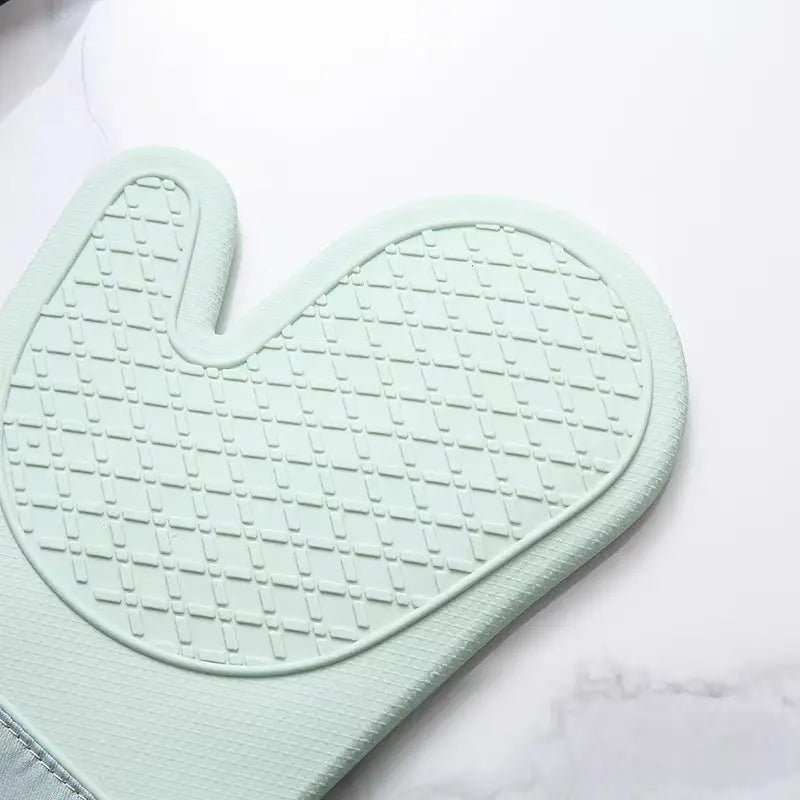 Silicone Non-Slip Insulated Oven Gloves, Food-Grade Heat-Resistant Mitts with Cute Bear Face Design, Easy to Clean — White / Green